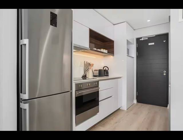 0.5 BEDROOM APARTMENT FOR SALE IN CAPE TOWN CITY CENTRE
